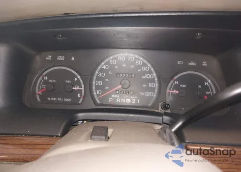 2004 Ford Crown Victoria Lx z USA, uszkodzony, nr VIN 2FAFP74W34X177913